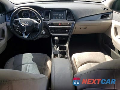 Zdjęcie 8 z 12 samochodu: 2018 HYUNDAI SONATA SE VIN:5NPE24AF5JH700787 - miniatura