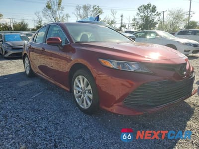 Czwarte zdjęcie samochodu z boku: 2020 TOYOTA CAMRY LE VIN:4T1C11AK6LU937122 - miniatura