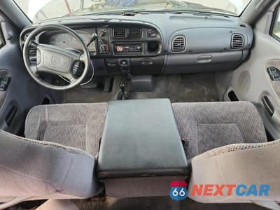 Zdjęcie 8 z 12 samochodu: 2001 DODGE RAM 1500 VIN:3B7HF13YX1M552953 - miniatura