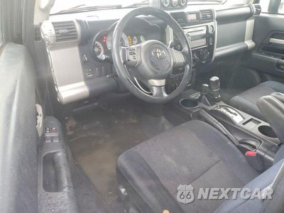 Zdjęcie 8 z 13 samochodu: 2007 TOYOTA FJ CRUISER BASE VIN:JTEBU11F670073899 - miniatura