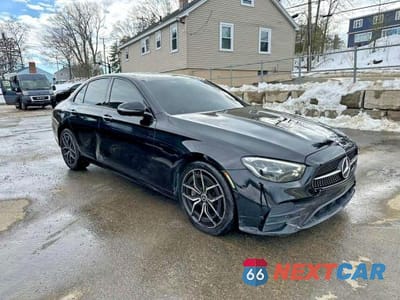 Czwarte zdjęcie samochodu z boku: 2022 MERCEDES-BENZ E 350 VIN:W1KZF8DB9NB093134 - miniatura