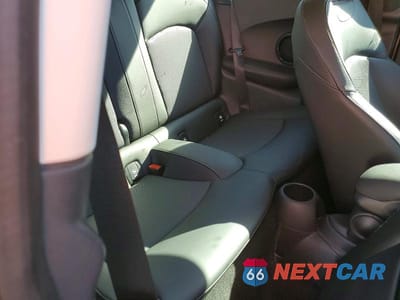 Zdjęcie 10 z 11 samochodu: 2022 MINI COOPER SE VIN:WMW13DJ08N2P96068 - miniatura