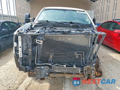 Piąte zdjęcie samochodu w środku: 2018 CHEVROLET SILVERADO K2500 HEAVY DUTY VIN:1GC1KUEG5JF240610 - miniatura