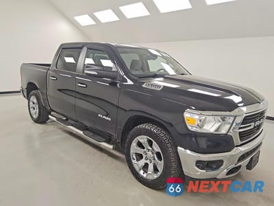 Czwarte zdjęcie samochodu z boku: 2019 RAM 1500 BIG HORN VIN:1C6RREFT7KN639503 - miniatura