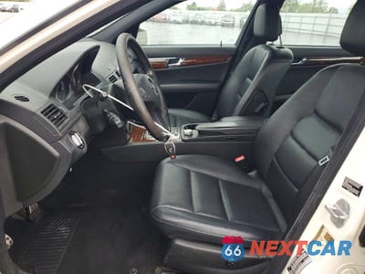Zdjęcie 7 z 11 samochodu: 2010 MERCEDES-BENZ C 300 VIN:WDDGF5EB2AF400604 - miniatura