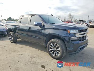Czwarte zdjęcie samochodu z boku: 2021 CHEVROLET SILVERADO C1500 LT VIN:3GCPWCED0MG255064 - miniatura