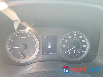 Zdjęcie 9 z 13 samochodu: 2018 HYUNDAI TUCSON SEL VIN:KM8J33A40JU763981 - miniatura