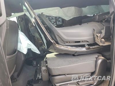 Zdjęcie 11 z 13 samochodu: 2022 CHEVROLET SUBURBAN VIN:1GNSCCKD3NR334910 - miniatura