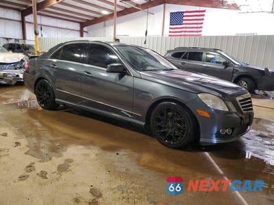 Czwarte zdjęcie samochodu z boku: 2010 MERCEDES-BENZ E 350 4MATIC VIN:WDDHF8HB1AA066435 - miniatura