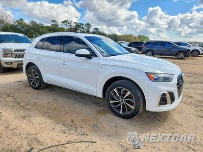Czwarte zdjęcie samochodu z boku: 2022 AUDI Q5 PREMIUM PLUS 45 VIN:WA1EAAFY4N2128284 - miniatura
