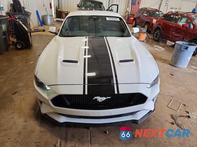 Piąte zdjęcie samochodu w środku: 2022 FORD MUSTANG GT VIN:1FA6P8CF8N5114638 - miniatura