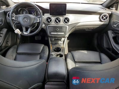 Zdjęcie 8 z 12 samochodu: 2018 MERCEDES-BENZ CLA 250 VIN:WDDSJ4EB1JN566718 - miniatura