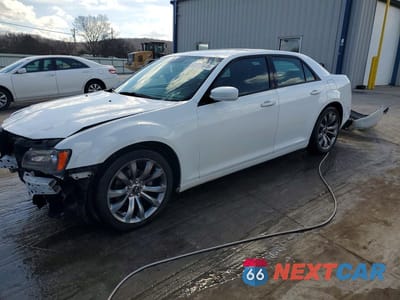 2014 CHRYSLER 300 S 2C3CCABG0EH373230 - główne zdjęcie licytacji z USA - miniatura