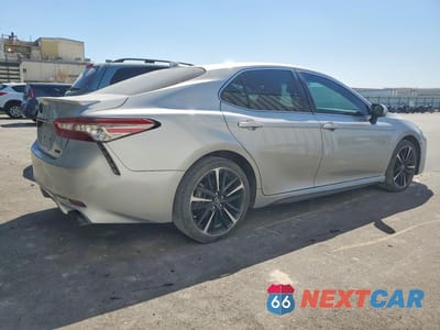 Trzecie zdjęcie samochodu z tyłu: 2019 TOYOTA CAMRY XSE VIN:4T1B61HK4KU855181 - miniatura