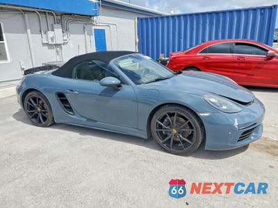 Czwarte zdjęcie samochodu z boku: 2017 PORSCHE BOXSTER VIN:WP0CA2A82HS220797 - miniatura