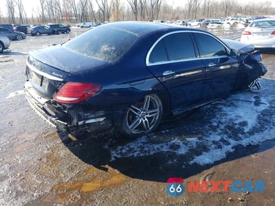 Trzecie zdjęcie samochodu z tyłu: 2018 MERCEDES-BENZ E 300 4MATIC VIN:WDDZF4KB3JA457897 - miniatura