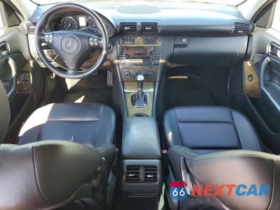 Zdjęcie 8 z 12 samochodu: 2007 MERCEDES-BENZ C 230 VIN:WDBRF52H77F854611 - miniatura