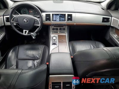 Zdjęcie 8 z 11 samochodu: 2014 JAGUAR XF VIN:SAJWA0ES1EPU16365 - miniatura