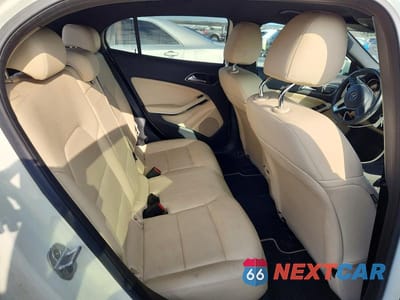 Zdjęcie 11 z 14 samochodu: 2015 MERCEDES-BENZ GLA 250 VIN:WDCTG4EBXFJ123005 - miniatura