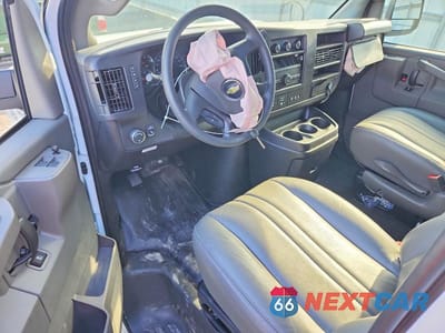 Zdjęcie 8 z 12 samochodu: 2025 CHEVROLET EXPRESS 2500 CARGO UTILITY / SERVICE VAN VIN:1GCWGAFP6S1189430 - miniatura