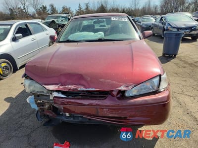 Piąte zdjęcie samochodu w środku: 1999 TOYOTA CAMRY LE VIN:4T1BG22K8XU582362 - miniatura