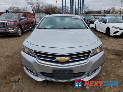 Piąte zdjęcie samochodu w środku: 2017 CHEVROLET IMPALA LT VIN:2G1105S34H9178934 - miniatura