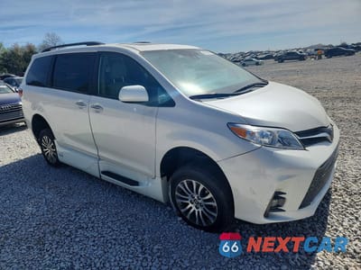 Czwarte zdjęcie samochodu z boku: 2020 TOYOTA SIENNA XLE 8-PASSENGER VIN:5TDYZ3DC3LS038211 - miniatura