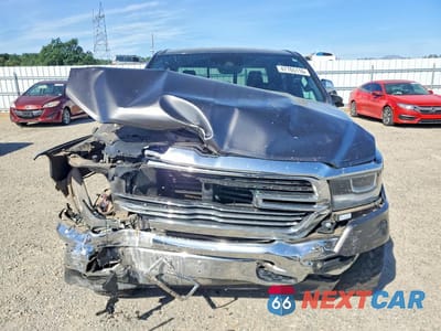 Piąte zdjęcie samochodu w środku: 2023 RAM 1500 LARAMIE VIN:1C6SRFRT0PN636713 - miniatura