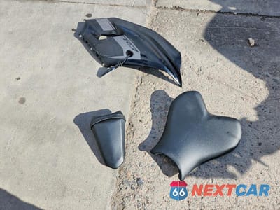 Zdjęcie 9 z 10 samochodu: 2025 YAMAHA YZFR7 VIN:JYARM38E9SA020897 - miniatura