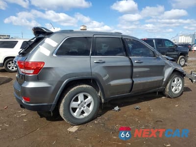 Trzecie zdjęcie samochodu z tyłu: 2012 JEEP GRAND CHEROKEE LAREDO VIN:1C4RJFAG2CC128701 - miniatura