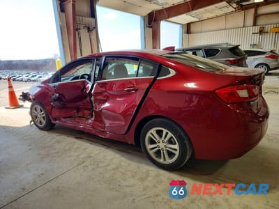 Drugie zdjęcie samochodu z przodu: 2018 CHEVROLET CRUZE LT VIN:1G1BE5SM5J7118974 - miniatura