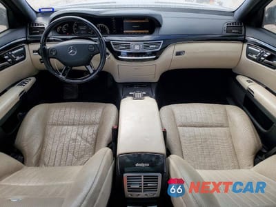 Zdjęcie 8 z 12 samochodu: 2009 MERCEDES-BENZ S 550 VIN:WDDNG71X09A282966 - miniatura