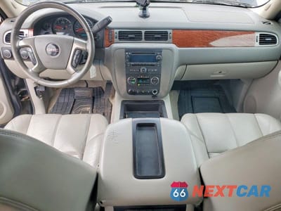 Zdjęcie 8 z 12 samochodu: 2008 GMC YUKON XL K1500 VIN:1GKFK16378R189561 - miniatura