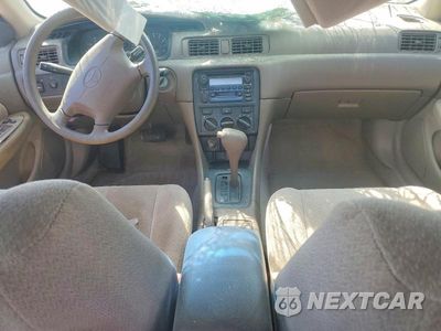 Zdjęcie 8 z 11 samochodu: 2000 TOYOTA CAMRY LE VIN:4T1BG22K2YU983214 - miniatura