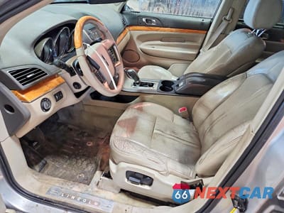 Zdjęcie 7 z 12 samochodu: 2012 LINCOLN MKT VIN:2LMHJ5AT2CBL52358 - miniatura