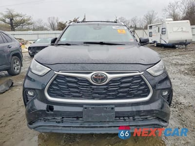 Piąte zdjęcie samochodu w środku: 2020 TOYOTA HIGHLANDER XLE VIN:5TDHZRBH8LS503177 - miniatura