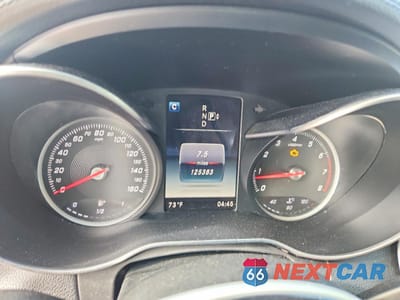 Zdjęcie 9 z 12 samochodu: 2015 MERCEDES-BENZ C 300 4MATIC VIN:55SWF4KB6FU011849 - miniatura