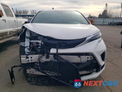 Piąte zdjęcie samochodu w środku: 2024 TOYOTA SIENNA XSE 7-PASSENGER VIN:5TDDSKFC5RS116104 - miniatura