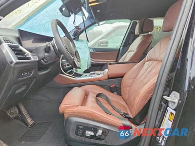 Zdjęcie 7 z 12 samochodu: 2025 BMW X5 XDRIVE40I VIN:5UX23EU00S9Y38386 - miniatura