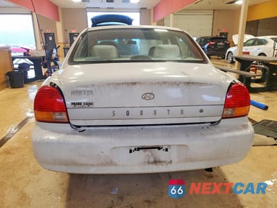 Zdjęcie 6 z 11 samochodu: 2001 HYUNDAI SONATA BASE VIN:KMHWF25S91A411175 - miniatura