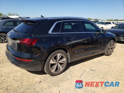 Trzecie zdjęcie samochodu z tyłu: 2024 AUDI Q8 E-TRON PREMIUM PLUS VIN:WA15AAGE7RB034488 - miniatura