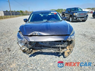 Piąte zdjęcie samochodu w środku: 2017 MAZDA 3 SPORT VIN:3MZBN1K72HM139028 - miniatura