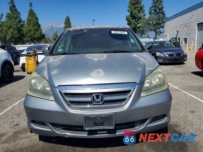 Piąte zdjęcie samochodu w środku: 2005 HONDA ODYSSEY EX VIN:5FNRL38445B057317 - miniatura