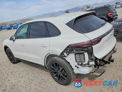 Drugie zdjęcie samochodu z przodu: 2019 PORSCHE CAYENNE VIN:WP1AA2AY2KDA00805 - miniatura