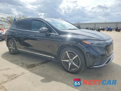 Czwarte zdjęcie samochodu z boku: 2023 MERCEDES-BENZ EQS SUV 580 4MATIC VIN:4JGDM4EB3PA019410 - miniatura