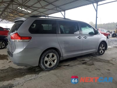 Trzecie zdjęcie samochodu z tyłu: 2012 TOYOTA SIENNA LE 8-PASSENGER VIN:5TDKK3DC4CS181520 - miniatura