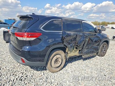 Trzecie zdjęcie samochodu z tyłu: 2018 TOYOTA HIGHLANDER LE PLUS VIN:5TDZZRFH1JS240252 - miniatura
