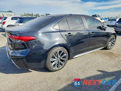 Trzecie zdjęcie samochodu z tyłu: 2021 TOYOTA COROLLA XSE VIN:5YFT4MCE0MP059786 - miniatura