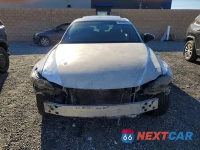 Piąte zdjęcie samochodu w środku: 2016 LEXUS IS 200T BASE VIN:JTHBA1D22G5018521 - miniatura