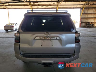 Zdjęcie 6 z 13 samochodu: 2018 TOYOTA 4RUNNER SR5 VIN:JTEBU5JR6J5585965 - miniatura